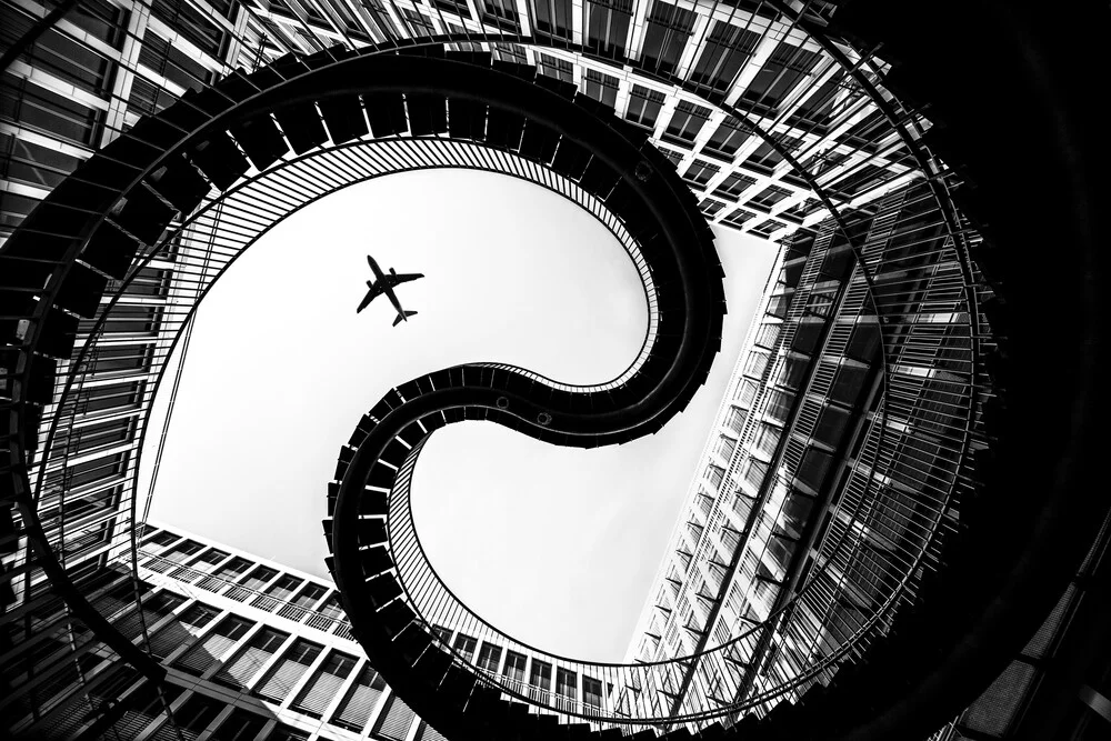 Endlose Treppe bei KPMG München - fotokunst von Johannes Bauer