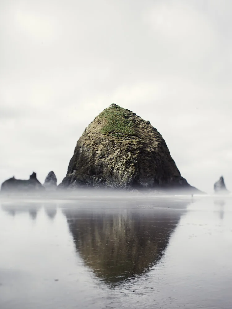 Cannon Beach - fotokunst von Vera Mladenovic