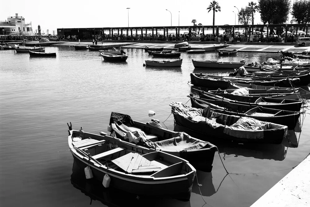 Boats of Bari - fotokunst von Sascha-Darius Knießner