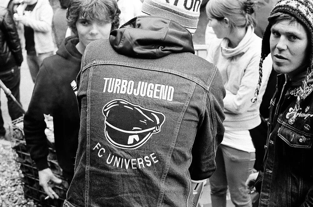 Turbojugend - fotokunst von Roland Bogati