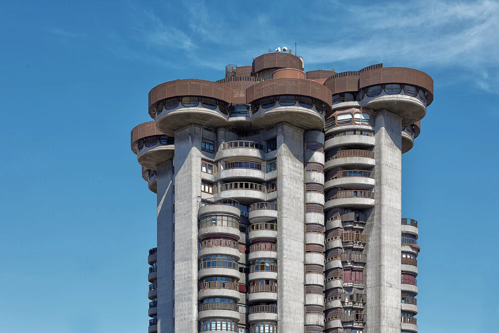 Torres Blancas - fotokunst von Michael Belhadi