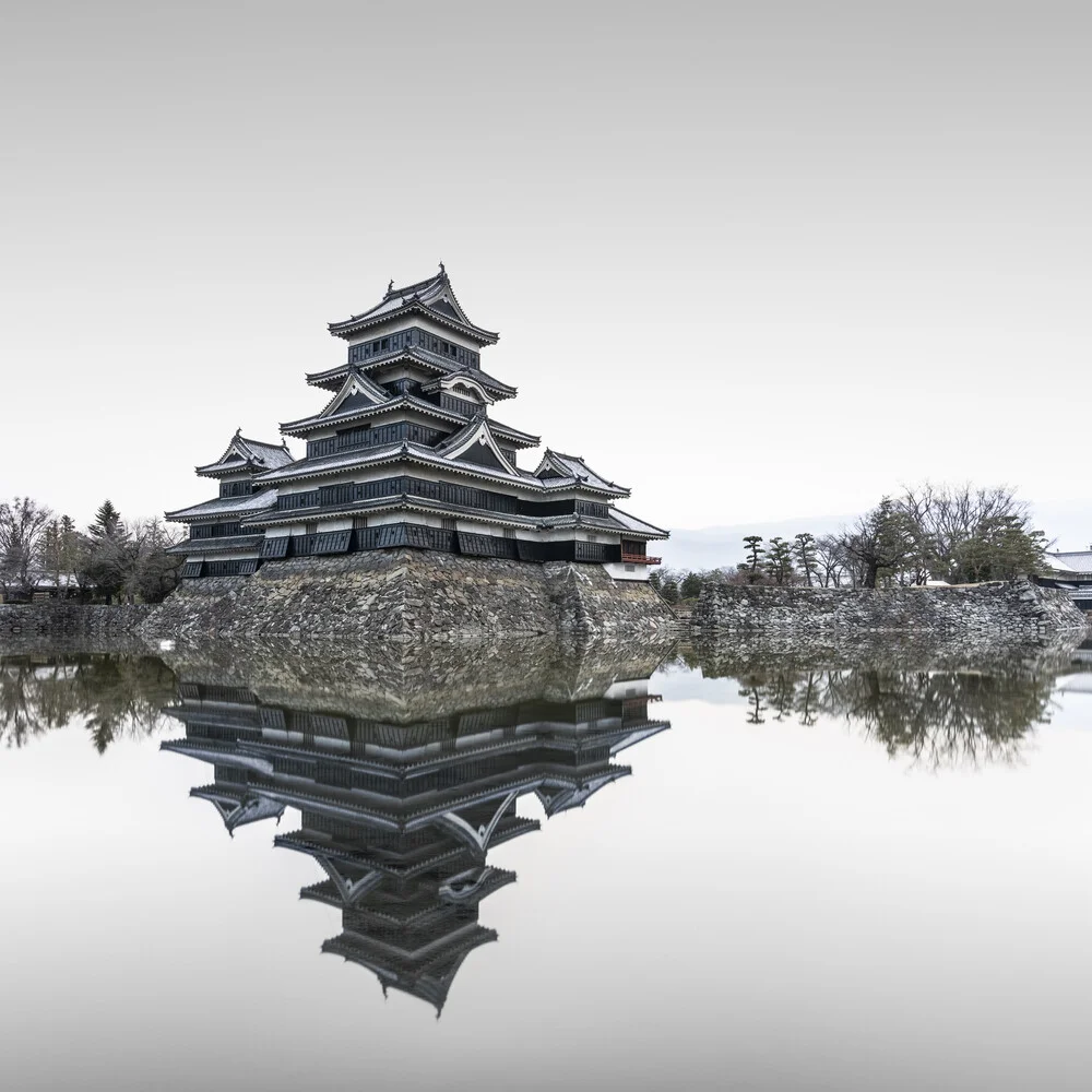 Matsumotu Castle Japan - fotokunst von Ronny Behnert