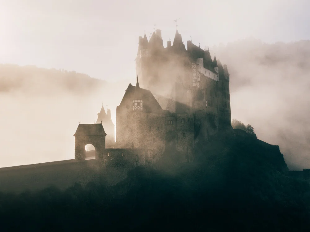 Mystische Burg Eltz - fotokunst von Christoph Sangmeister
