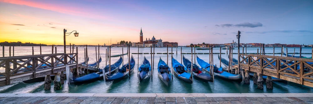 Venedig Panorama bei Sonnenaufgang - fotokunst von Jan Becke