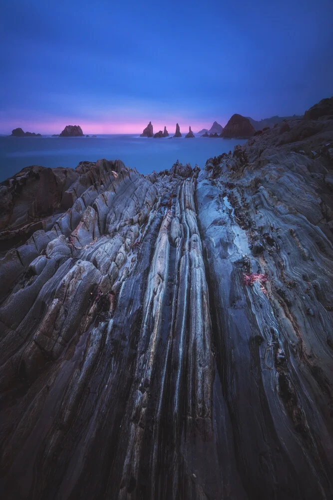 Asturien Playa Gueirua - fotokunst von Jean Claude Castor