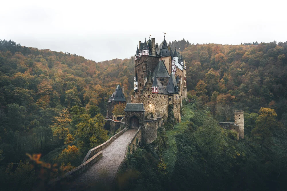 Herbstliche Burg Eltz - fotokunst von Christoph Sangmeister