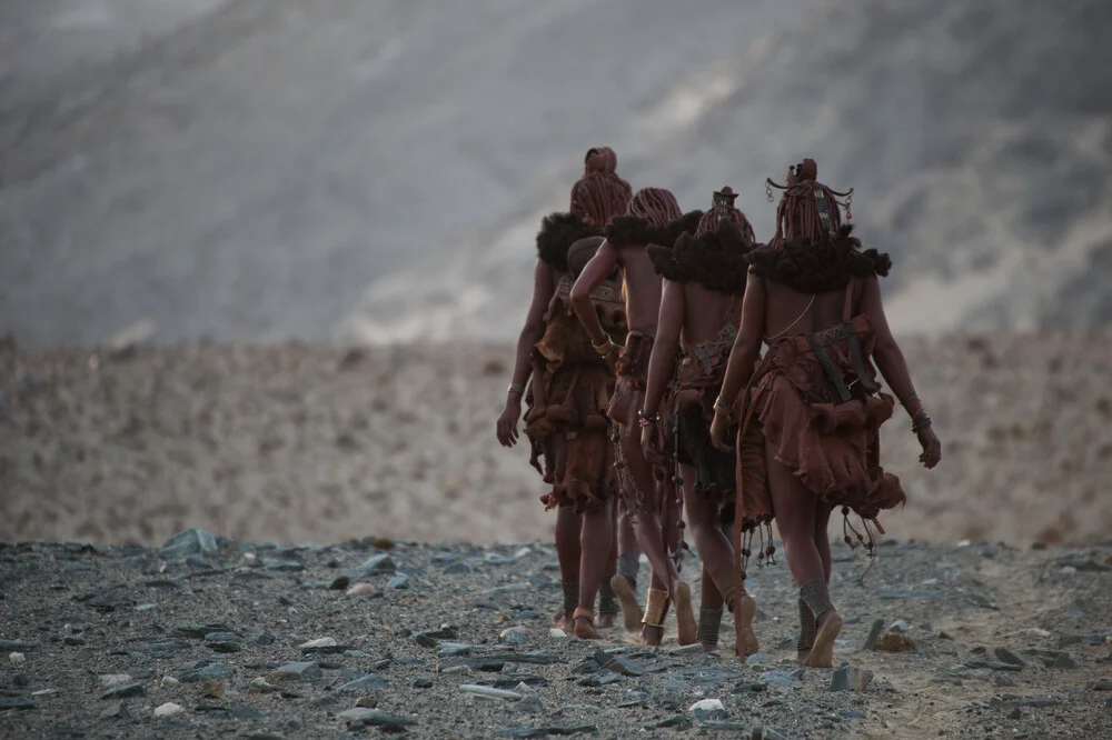 Himba women - Fineart photography by Nicole Cambré