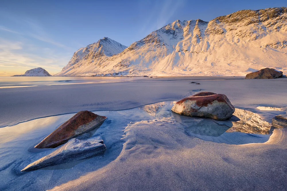 Haukland beach - Fineart photography by Rolf Schnepp