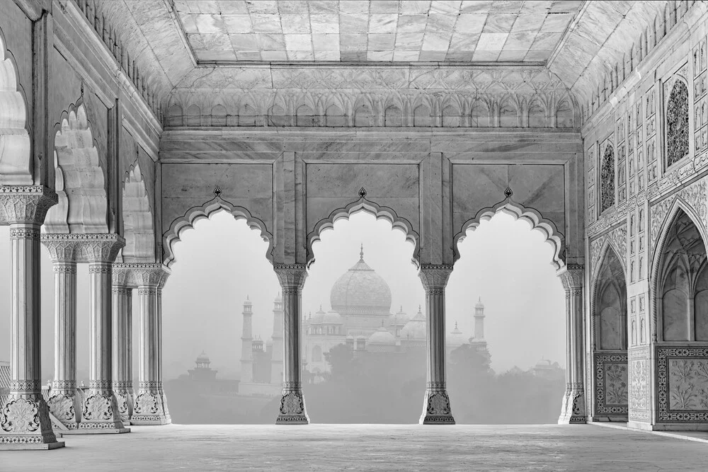Taj Mahal im Nebel - fotokunst von Thomas Herzog