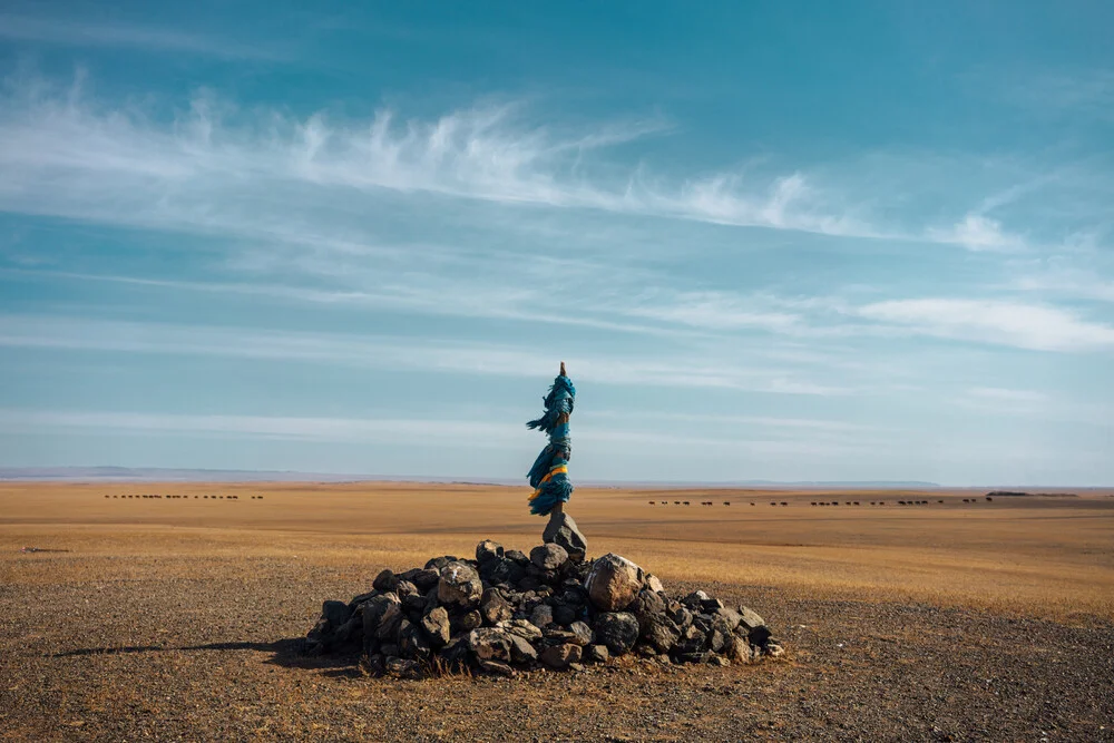 Landmarke in der Wüste Gobi - fotokunst von Claas Liegmann
