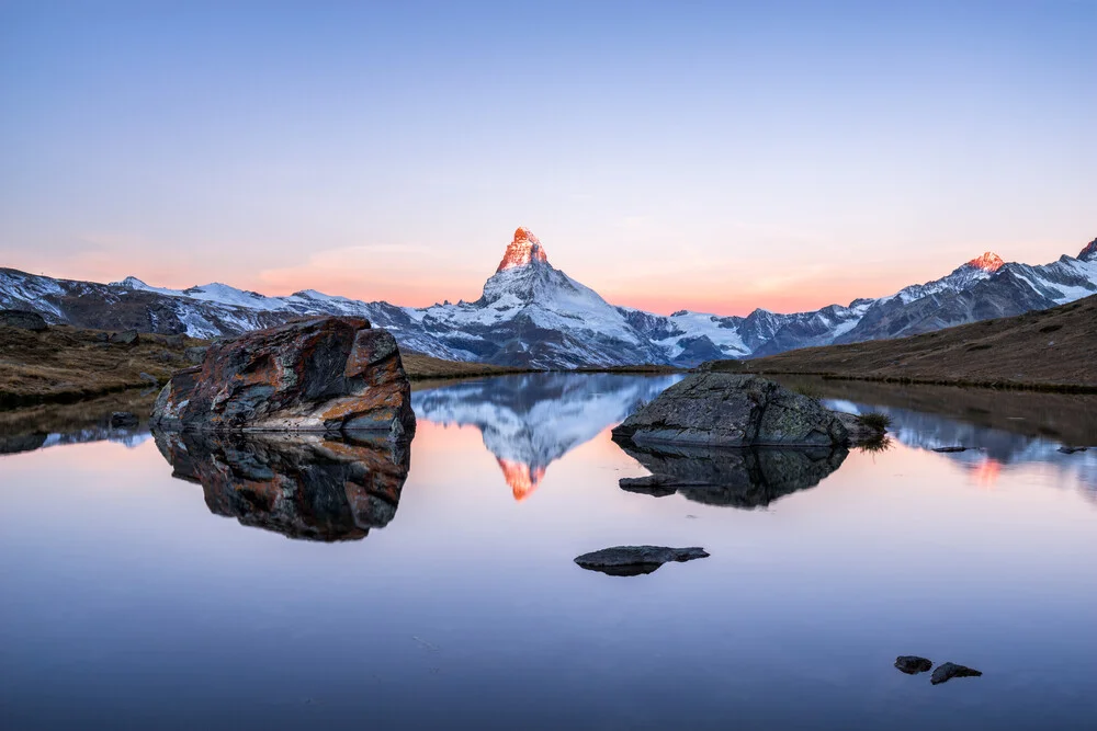 Sonnenaufgang am Matterhorn - fotokunst von Jan Becke