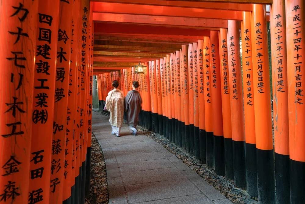 Fushimi Inari Schrein in Kyoto - fotokunst von Jan Becke