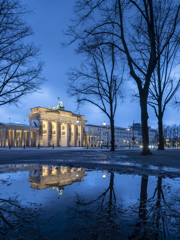 Brandenburger Tor und Pariser Platz in Berlin - fotokunst von Ronny Behnert