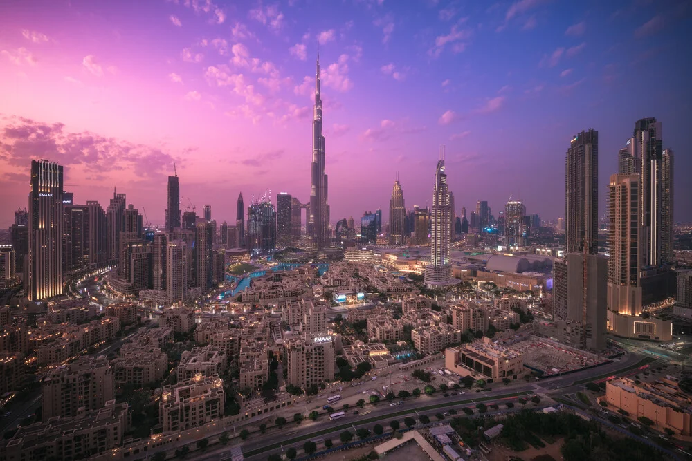 Dubai Skyline Panorama  - fotokunst von Jean Claude Castor