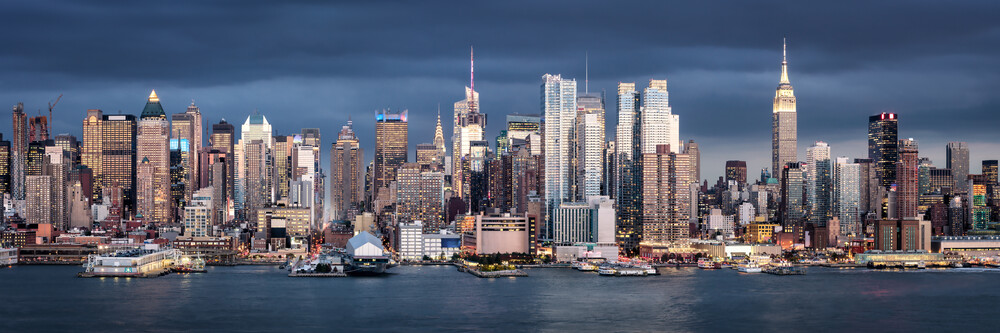 New York City skyline - Fineart photography by Jan Becke