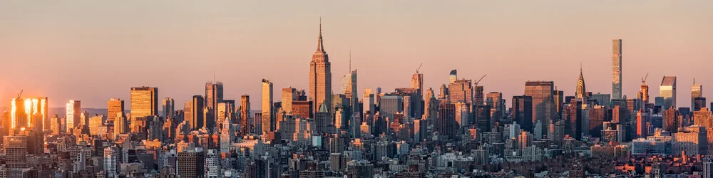 New York skyline with Empire State Building - Fineart photography by Jan Becke