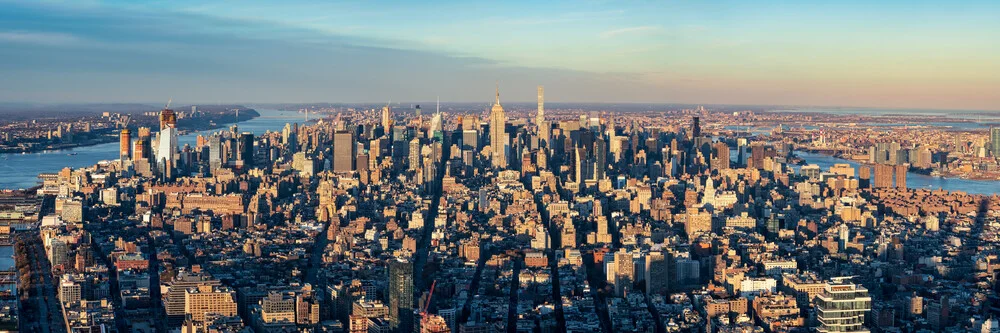 New York City Skyline Luftaufnahme - fotokunst von Jan Becke