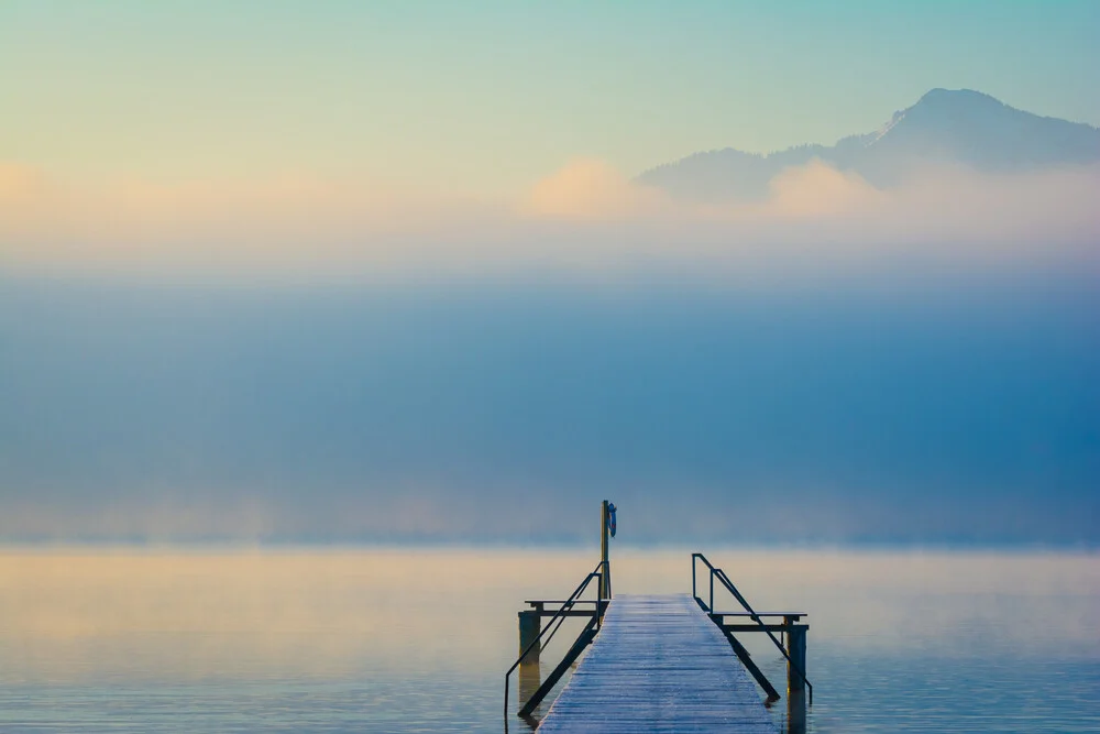 Chiemsee im Nebel, Deutschland – Fotokunst von Martin Wasilewski als Poster oder Acrylglasbild