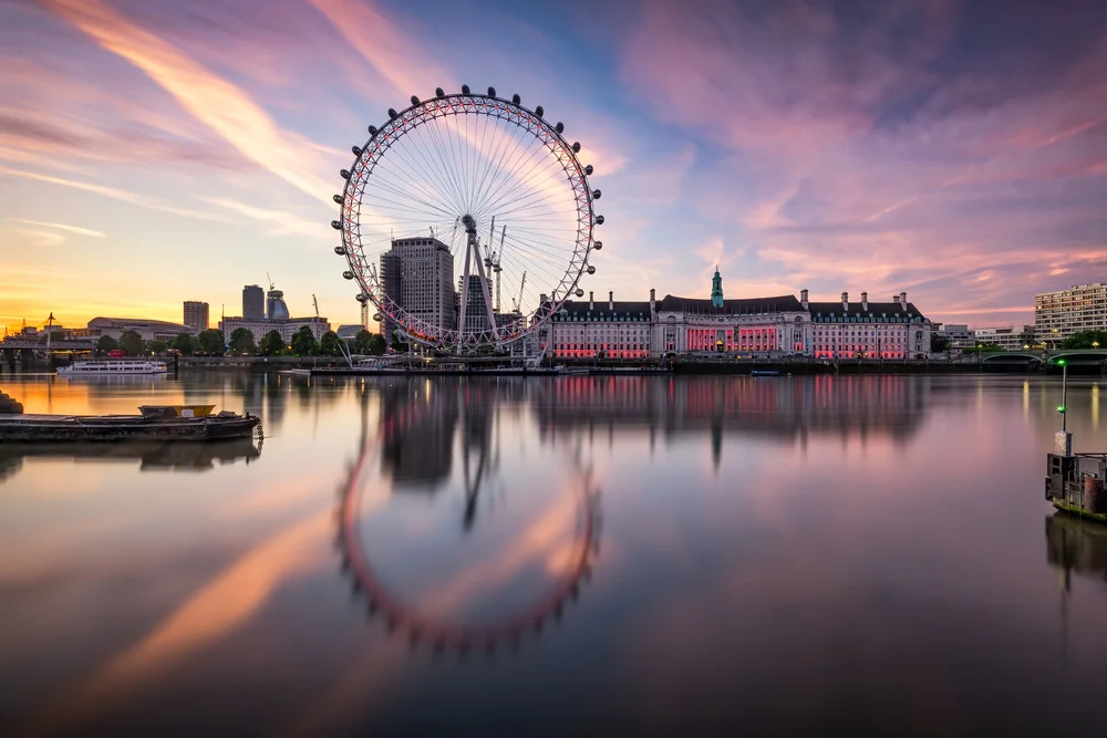London Eye on the banks of the Thames - Fineart photography by Jan Becke