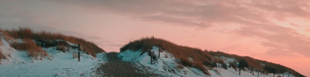 Winter dune rise - Fineart photography by Philipp Behncke