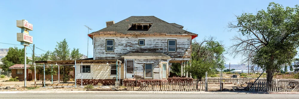 Castel Country Motel - Fineart photography by Jörg Faißt