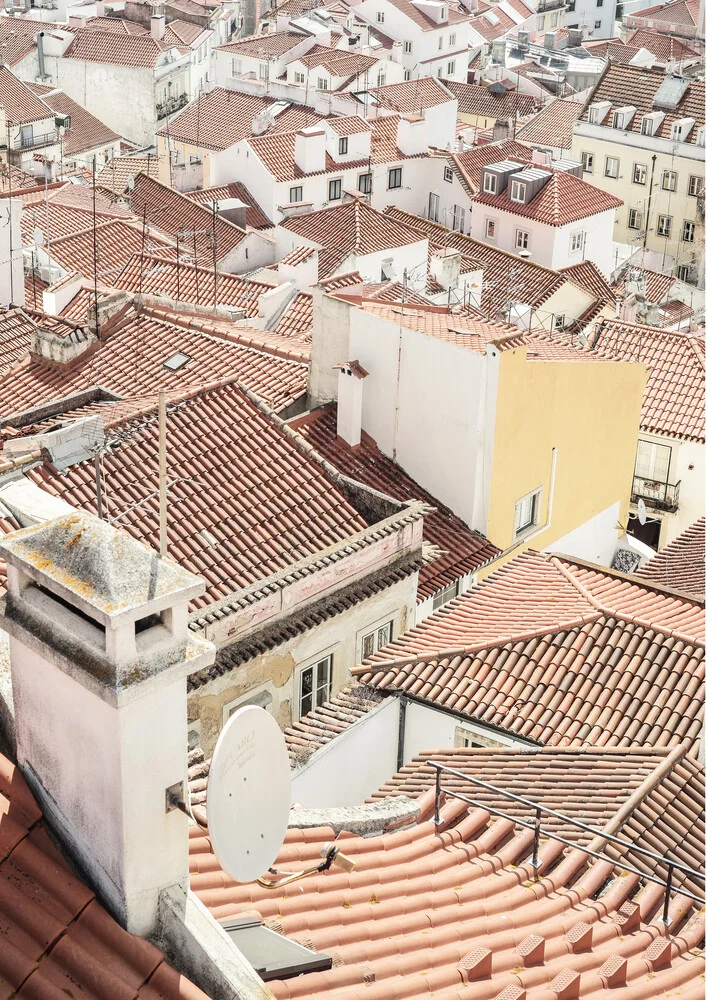 Alfama - fotokunst von Shot By Clint