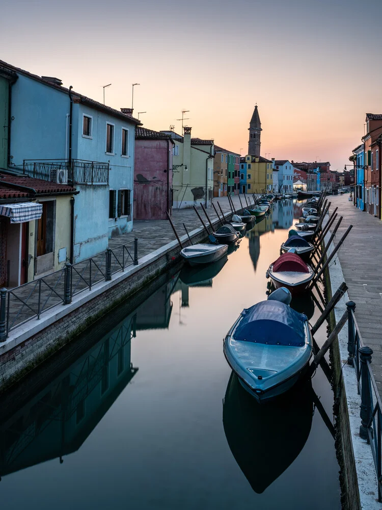 Sonnenaufgang auf Burano | Venetien - fotokunst von Ronny Behnert