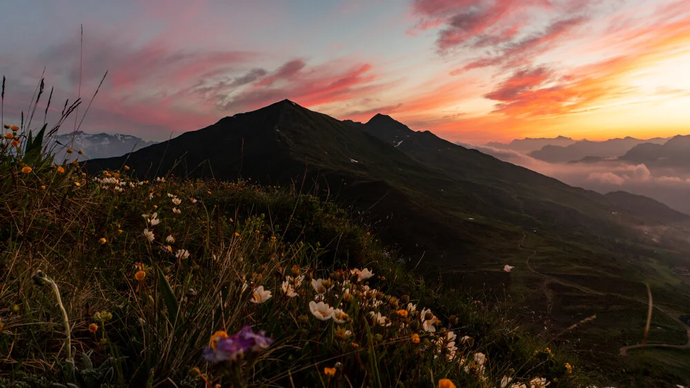 burning clouds - fotokunst von Clemens Bartl