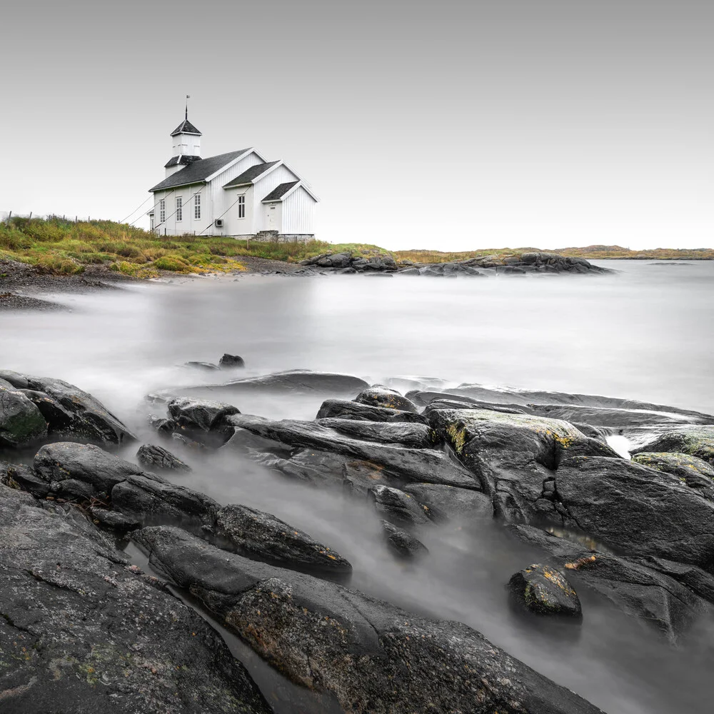 Gimsoy Kirke II | Lofoten - fotokunst von Ronny Behnert