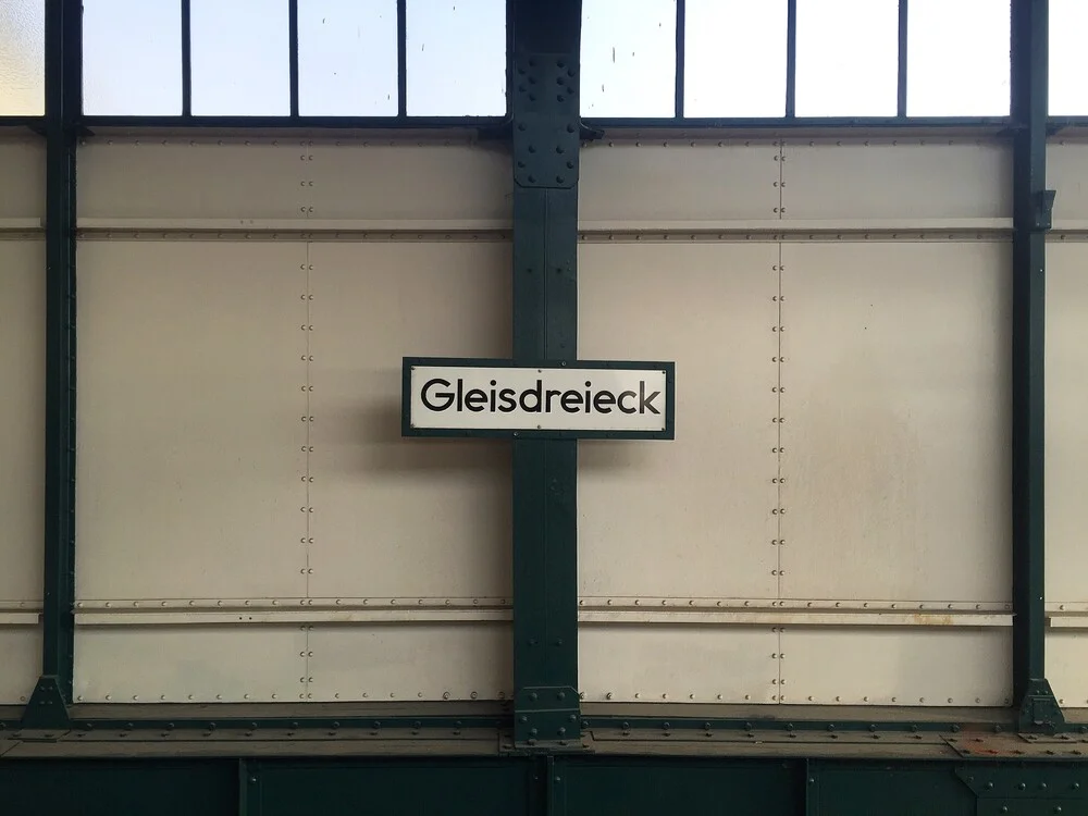 U-Bahnhof Gleisdreieck - fotokunst von Claudio Galamini