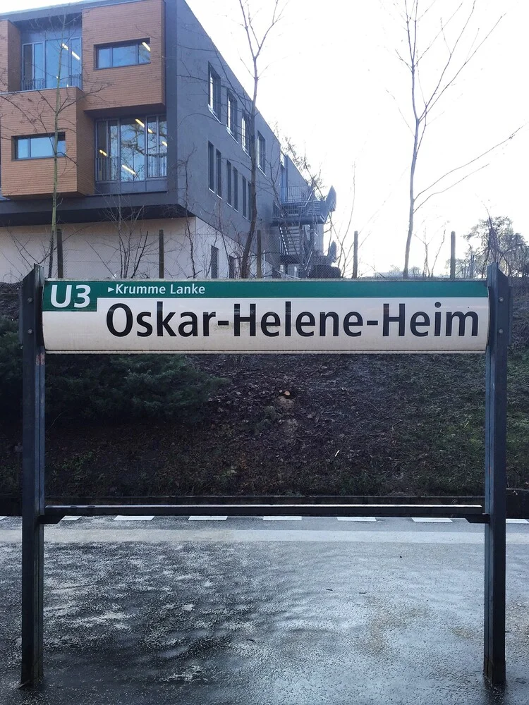 U-Bahnhof Oskar-Helene-Heim - fotokunst von Claudio Galamini