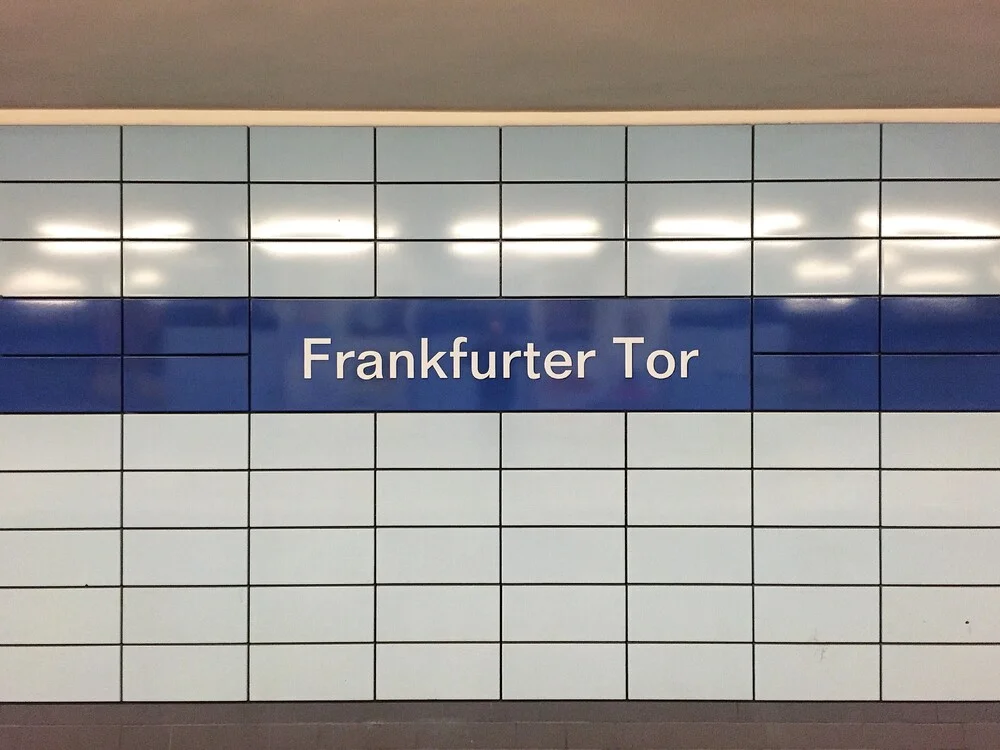 U-Bahnhof Frankfurter Tor - fotokunst von Claudio Galamini