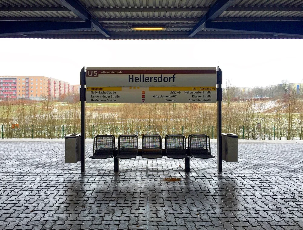 U-Bahnhof Hellersdorf - fotokunst von Claudio Galamini