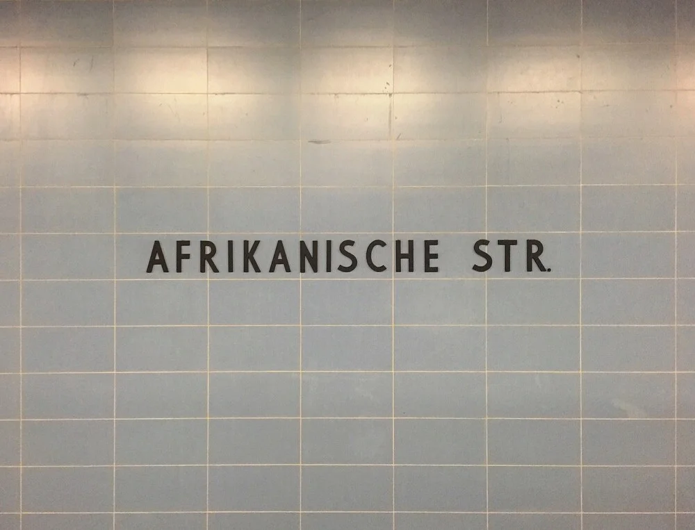 U-Bahnhof Afrikanische Straße - fotokunst von Claudio Galamini