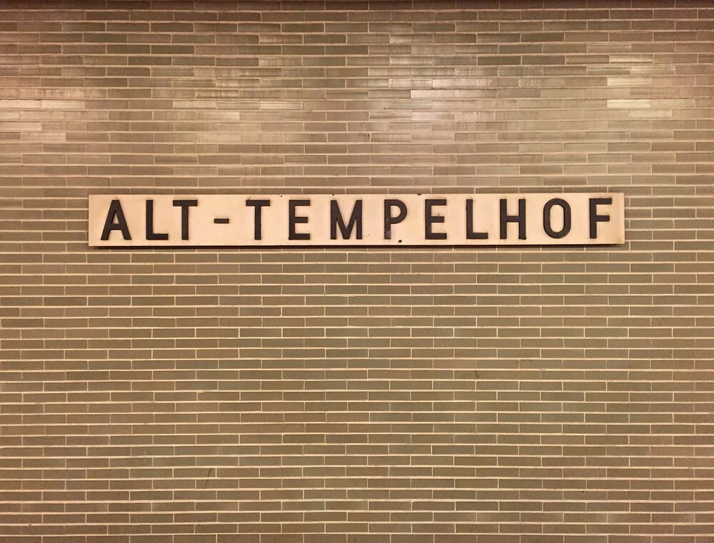 U-Bahnhof Alt-Tempelhof - fotokunst von Claudio Galamini
