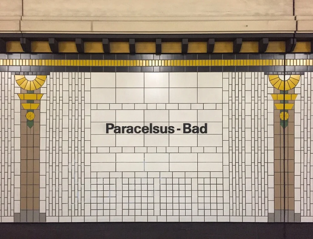 U-Bahnhof Paracelsus-Bad - fotokunst von Claudio Galamini