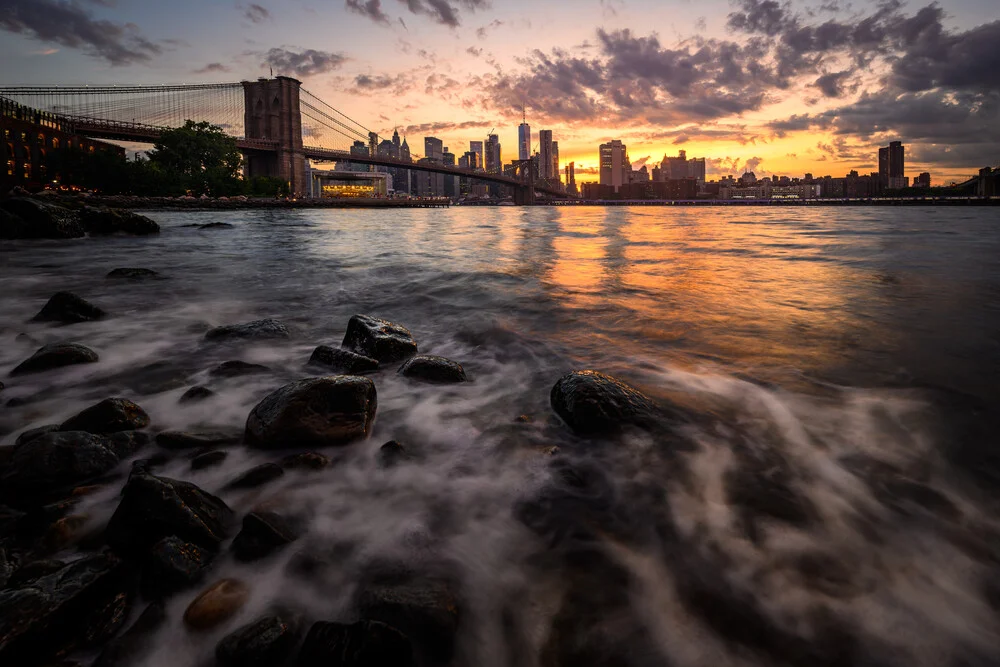 Glowing skyline - fotokunst von Kristof Göttling