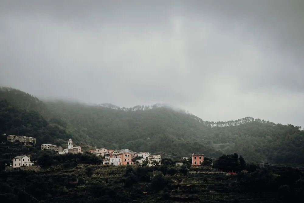 ligurien im nebel - fotokunst von Florian Paulus