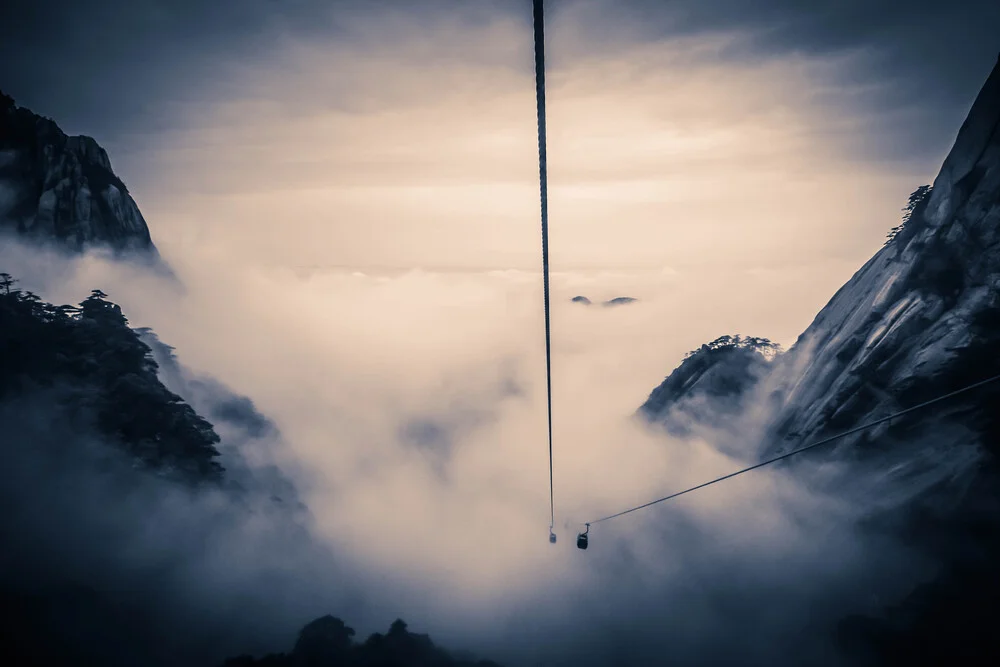 Cable in the Cloud - fotokunst von Rob Smith