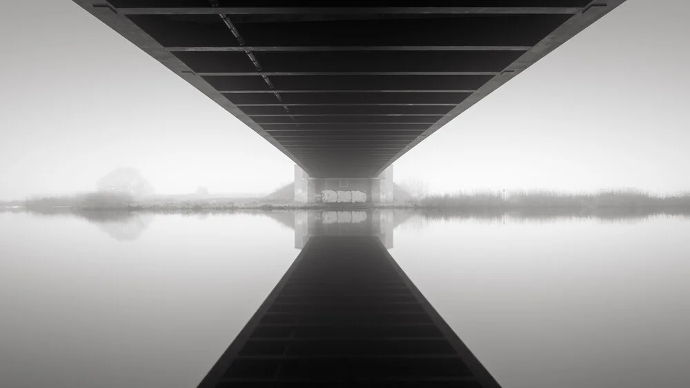 Under the bridge - fotokunst von Thomas Wegner