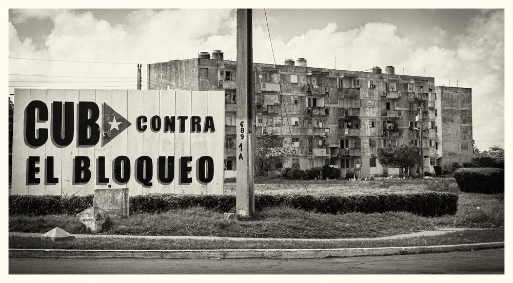 Block of Flats, Cuba Contra - Fineart photography by Phyllis Bauer