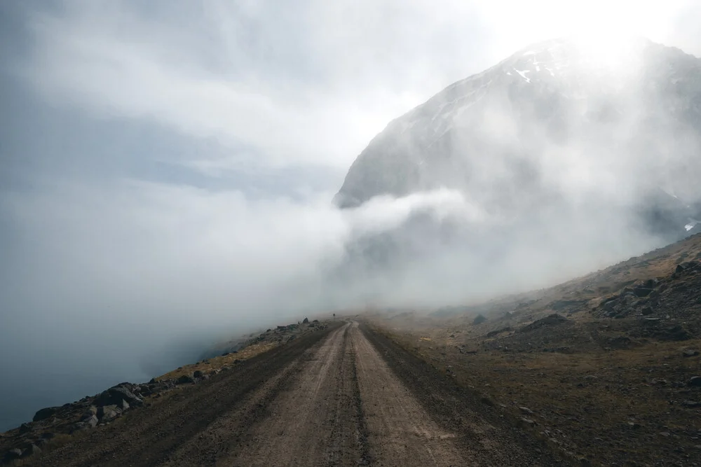 Foggy Road - fotokunst von Philipp Pablitschko