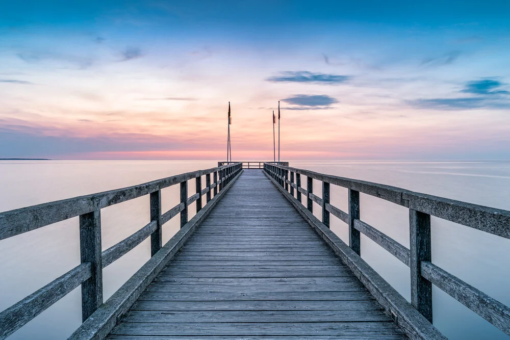 Seebrücke am Meer - fotokunst von Jan Becke