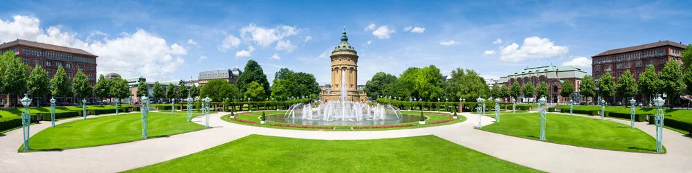 Mannheim Friedrichsplatz Panorama mit Blick auf den Wasserturm - fotokunst von Jan Becke