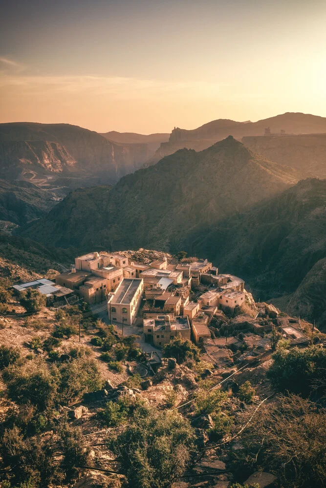Sonnenaufgang über dem Jebel Al Akhdar Canyon in Oman - Fineart photography by Jean Claude Castor