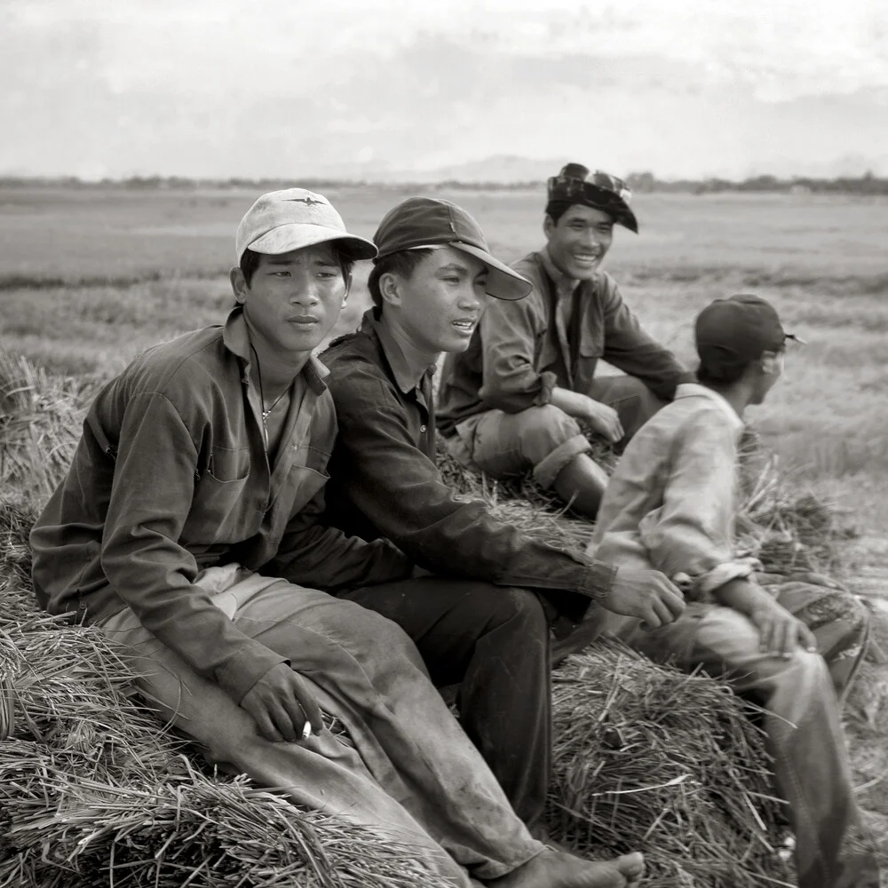 Young Ricefarmers - Nha Trang - Vietnam - Südost Asien - fotokunst von Silva Wischeropp