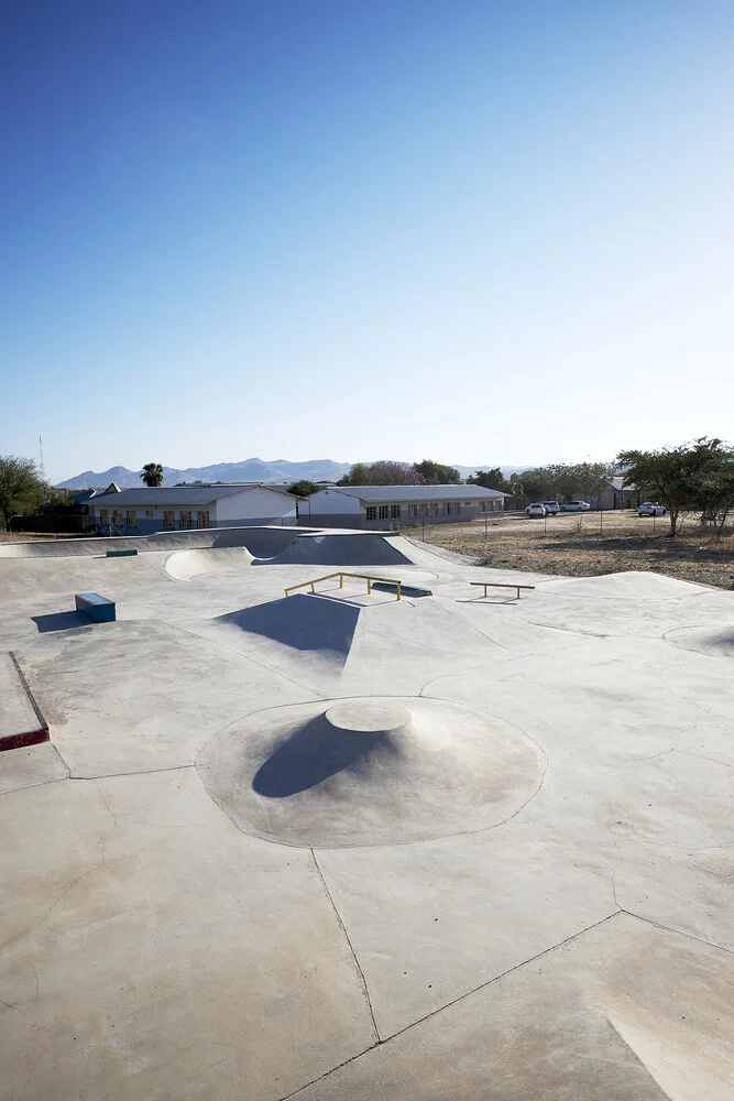 Betonlandschaft - fotokunst von Christopher Horne