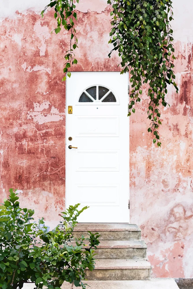 Remember, the entrance door to the sanctuary is inside you - fotokunst von Uma Gokhale