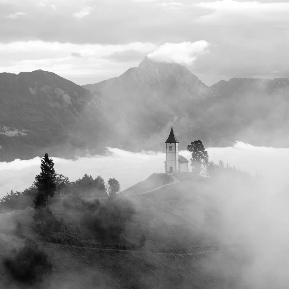 Kirche der Hl. Primus und Felicianus, Jamnik - fotokunst von Christian Janik