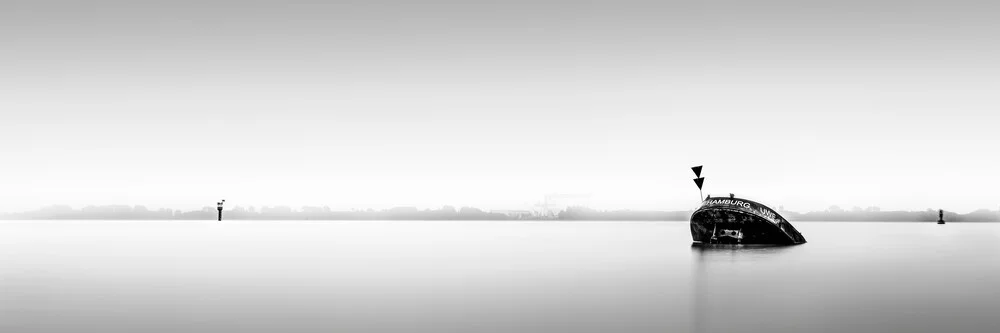 Panorama Schiffswrack Uwe Hamburg - fotokunst von Dennis Wehrmann
